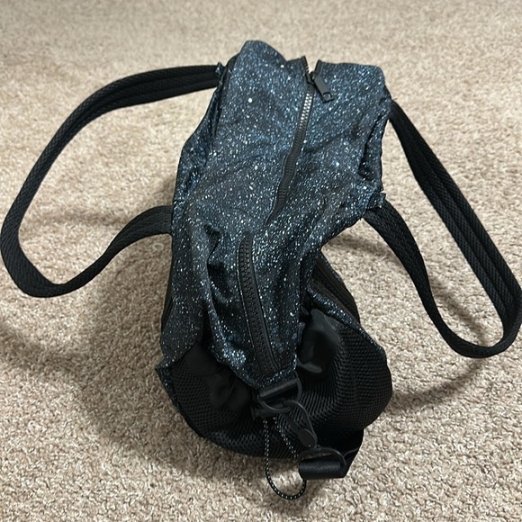 Lululemon - Picture 4 of 11